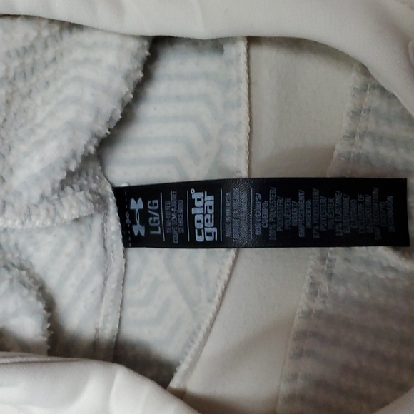 Under Armour Cold Gear size Large Color is cream. - Picture 7 of 13